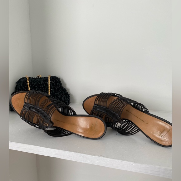 💫GIUSEPPE ZANOTTI BLACK LEATHER PISSI SANDAL - Picture 3 of 10